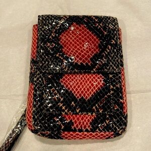 Very cute small wristlet